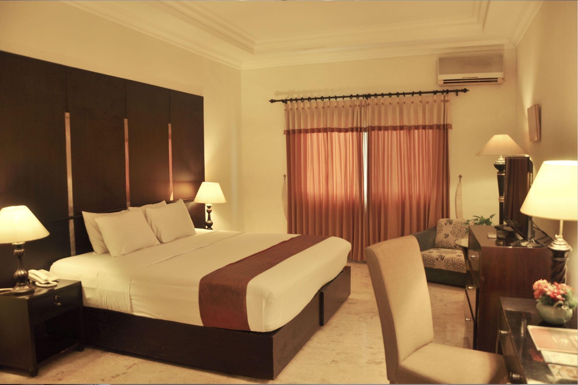 Prigen Royal Hotel Tretes מראה חיצוני תמונה