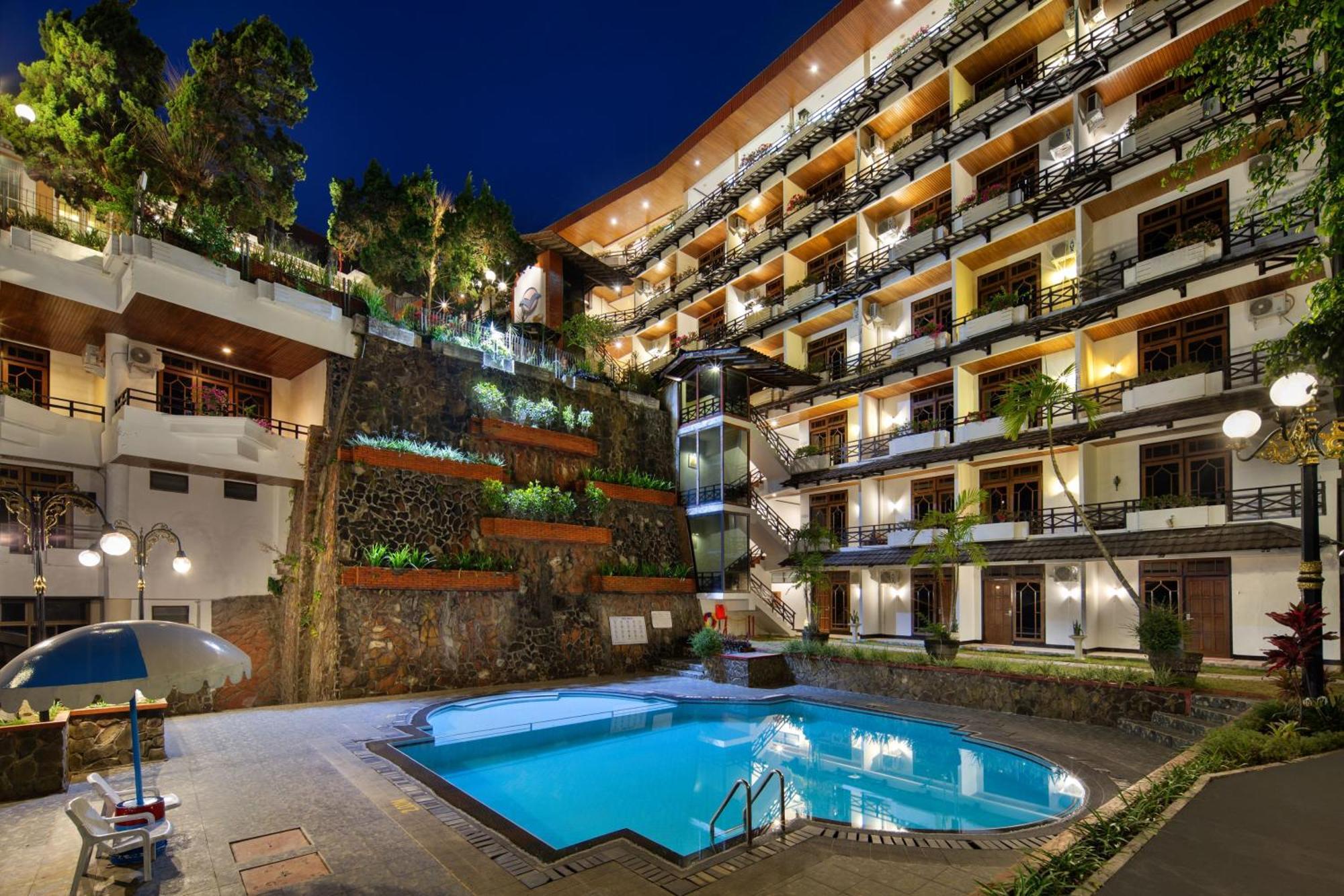 Prigen Royal Hotel Tretes מראה חיצוני תמונה