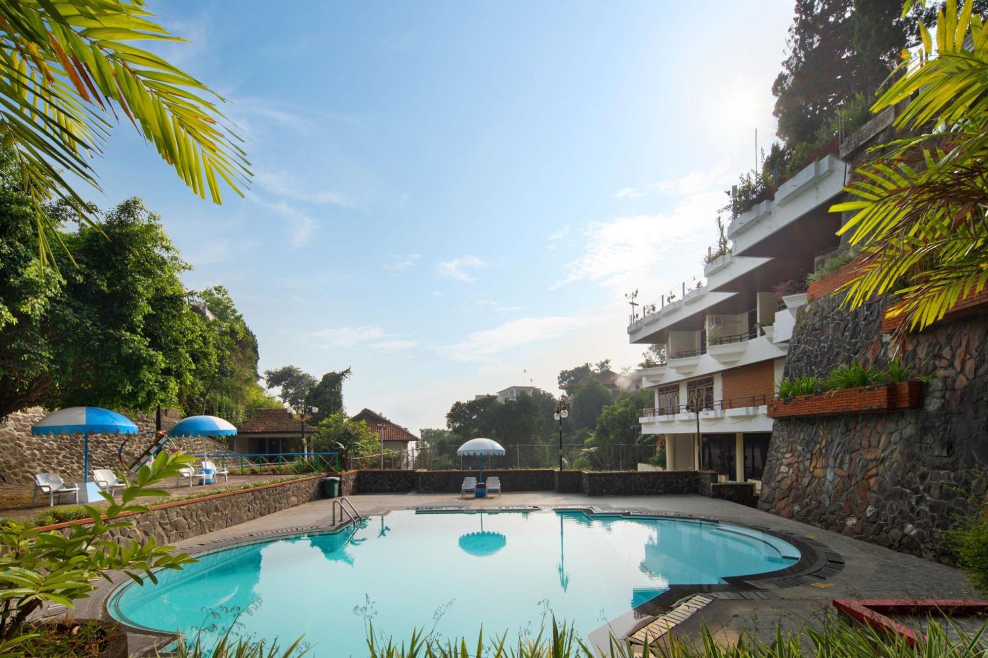 Prigen Royal Hotel Tretes מראה חיצוני תמונה